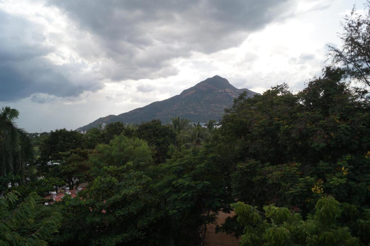 Hotel Siva Sakthi Tiruvannāmalai Esterno foto