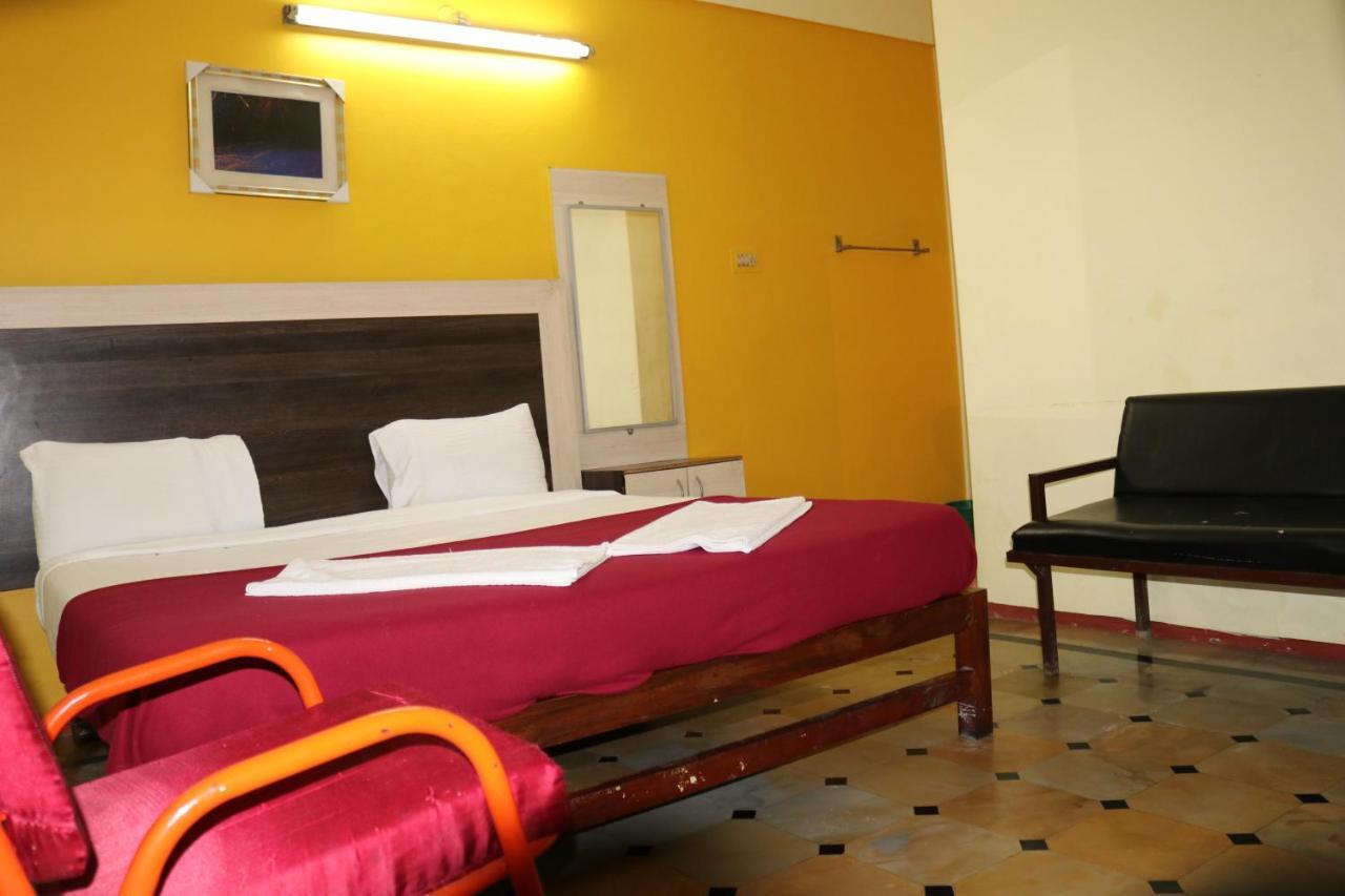 Hotel Siva Sakthi Tiruvannāmalai Esterno foto