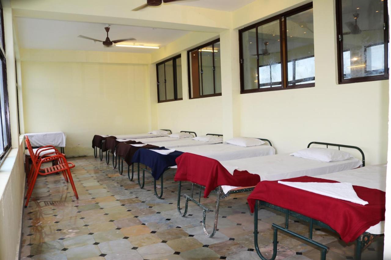 Hotel Siva Sakthi Tiruvannāmalai Esterno foto