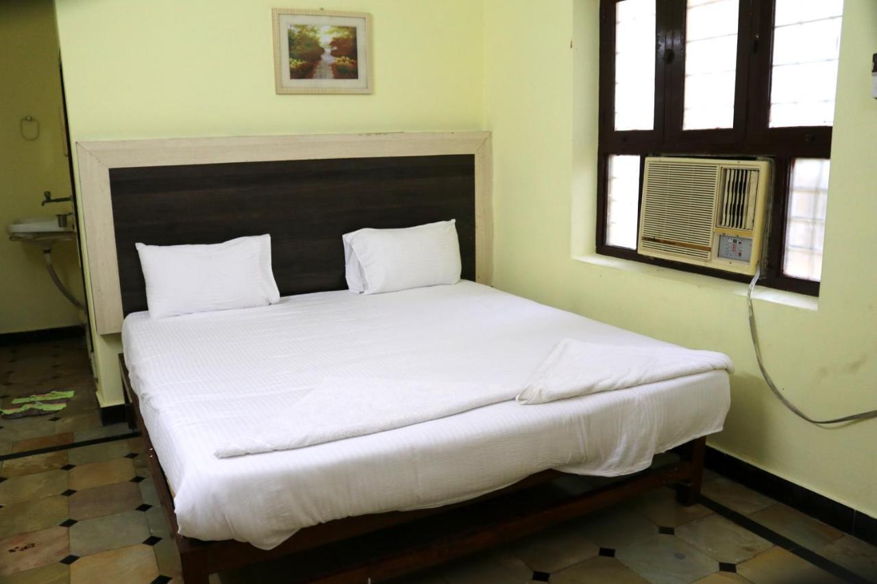 Hotel Siva Sakthi Tiruvannāmalai Esterno foto