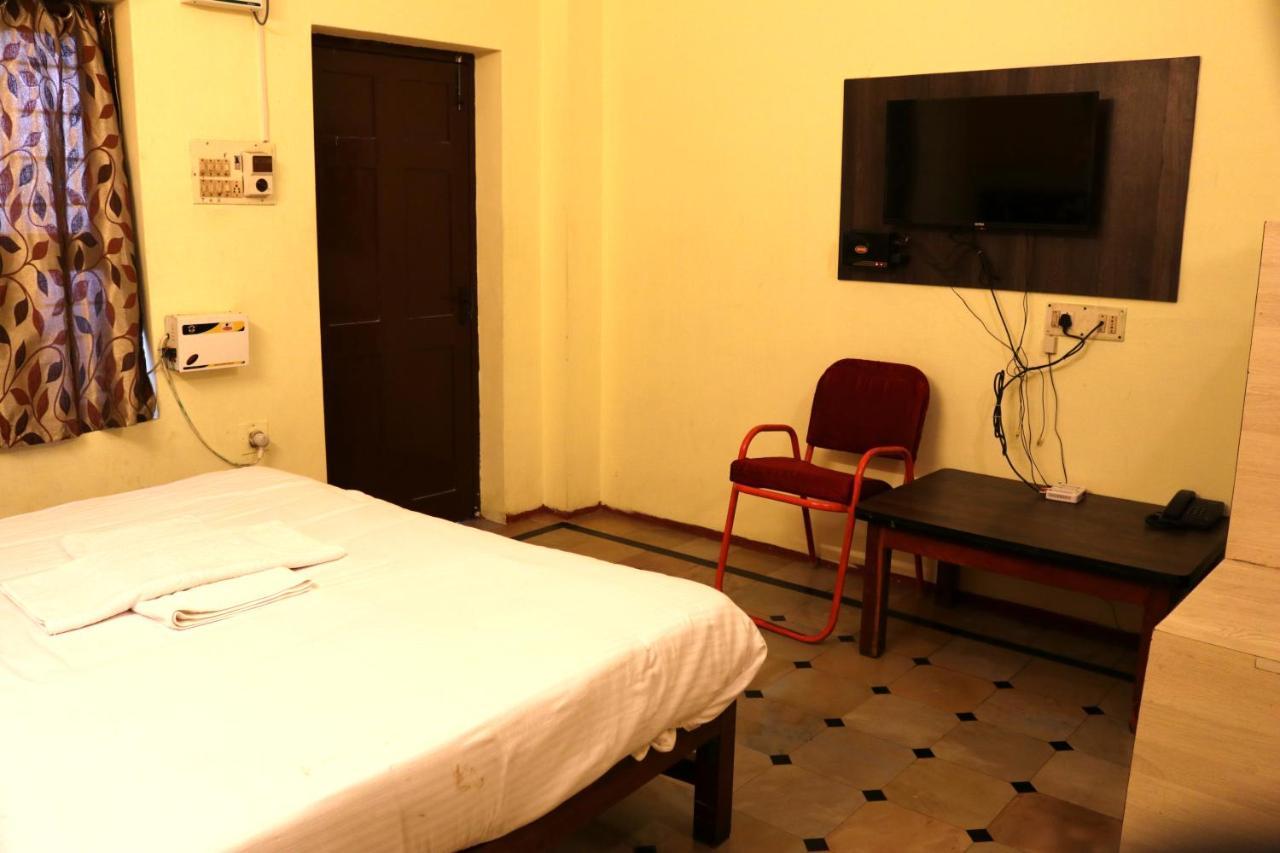 Hotel Siva Sakthi Tiruvannāmalai Esterno foto