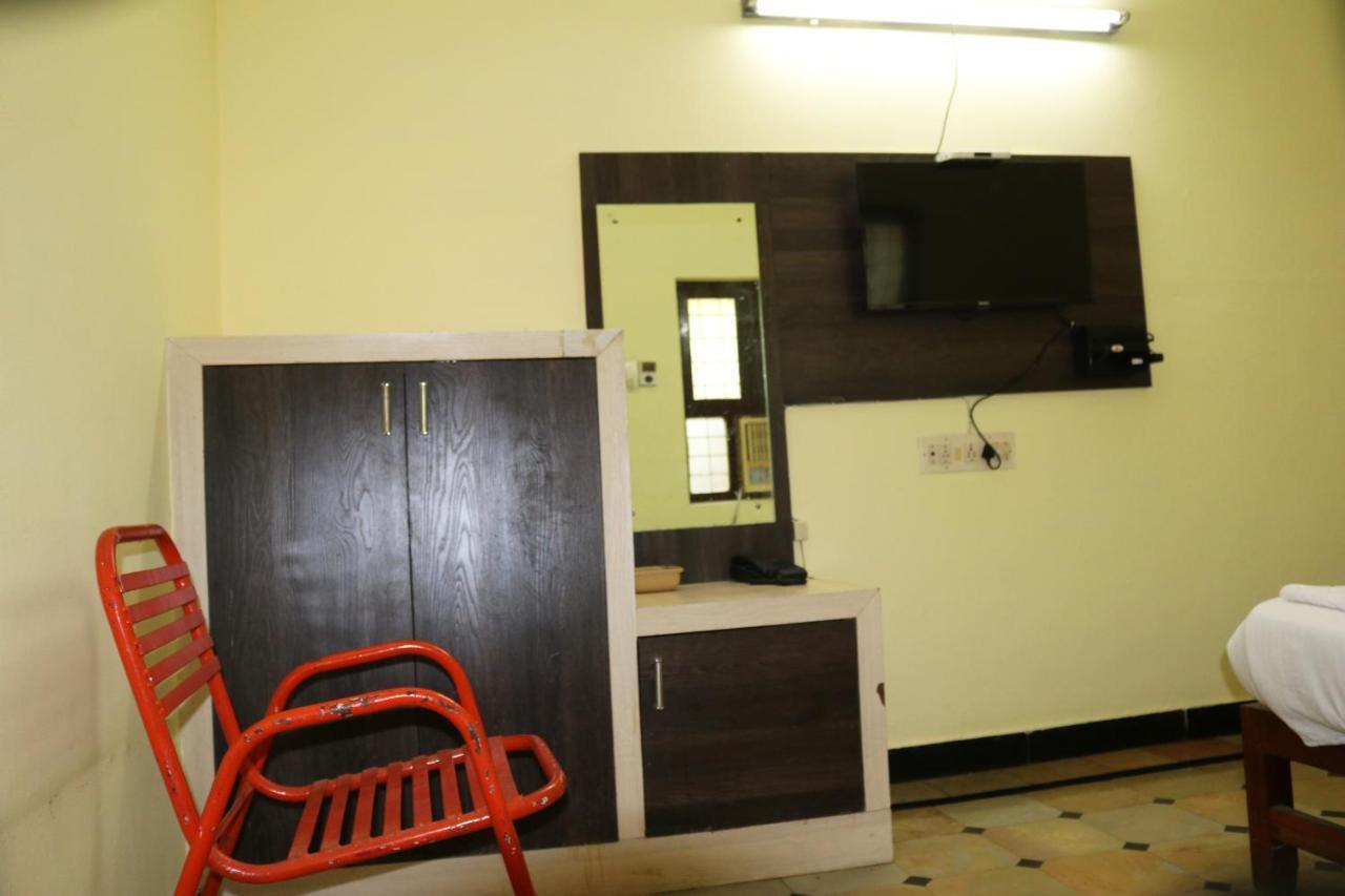 Hotel Siva Sakthi Tiruvannāmalai Esterno foto