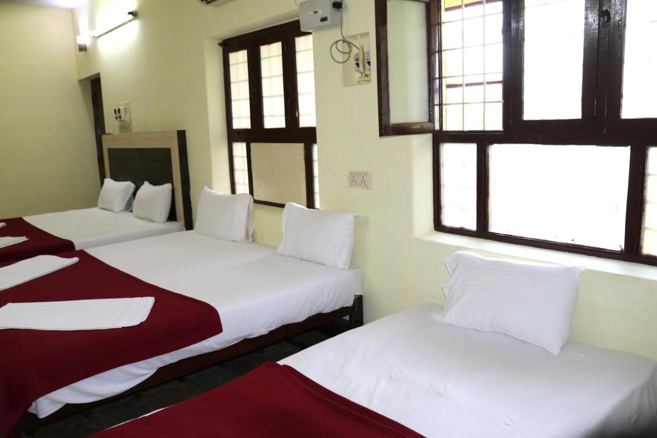 Hotel Siva Sakthi Tiruvannāmalai Esterno foto