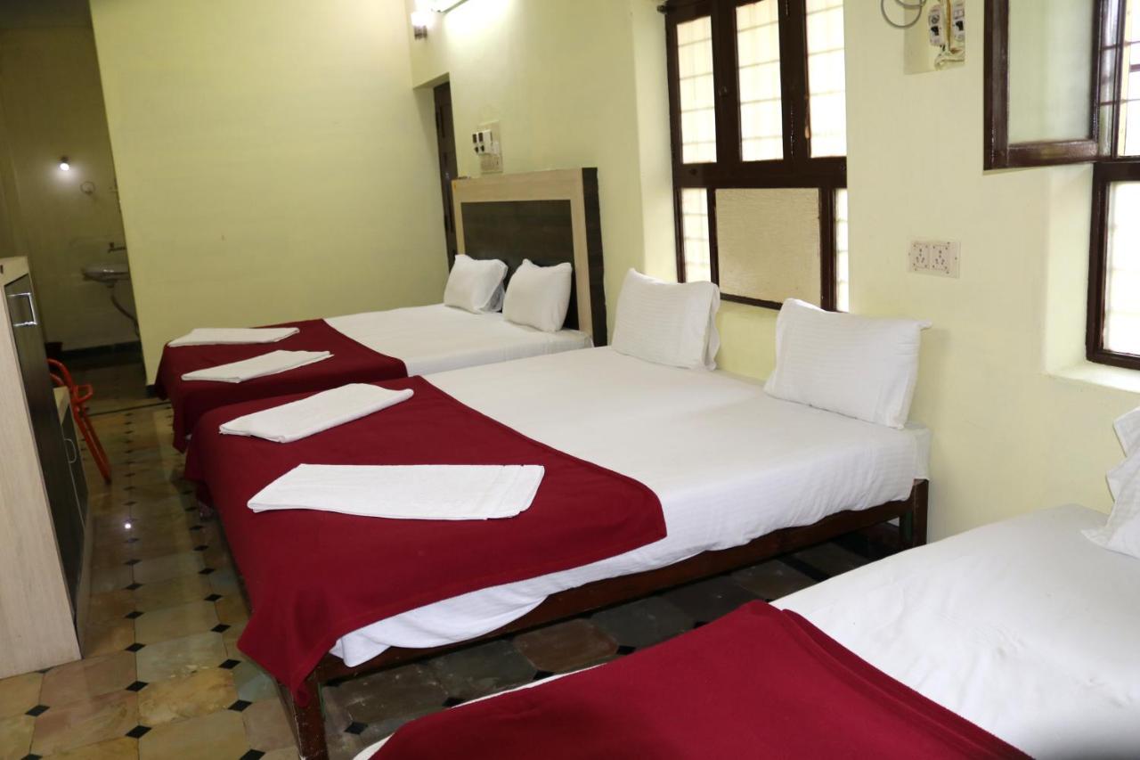 Hotel Siva Sakthi Tiruvannāmalai Esterno foto