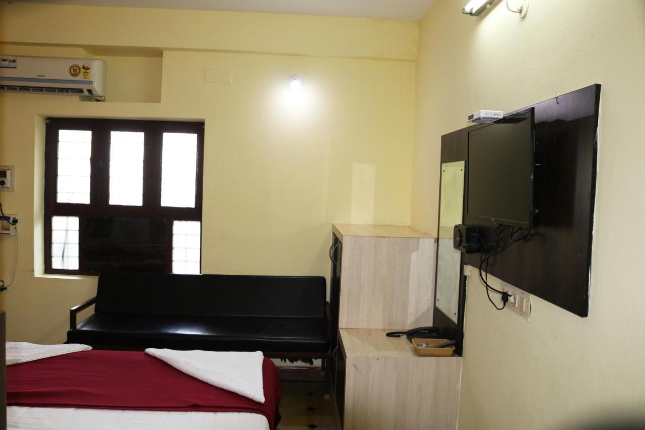 Hotel Siva Sakthi Tiruvannāmalai Esterno foto