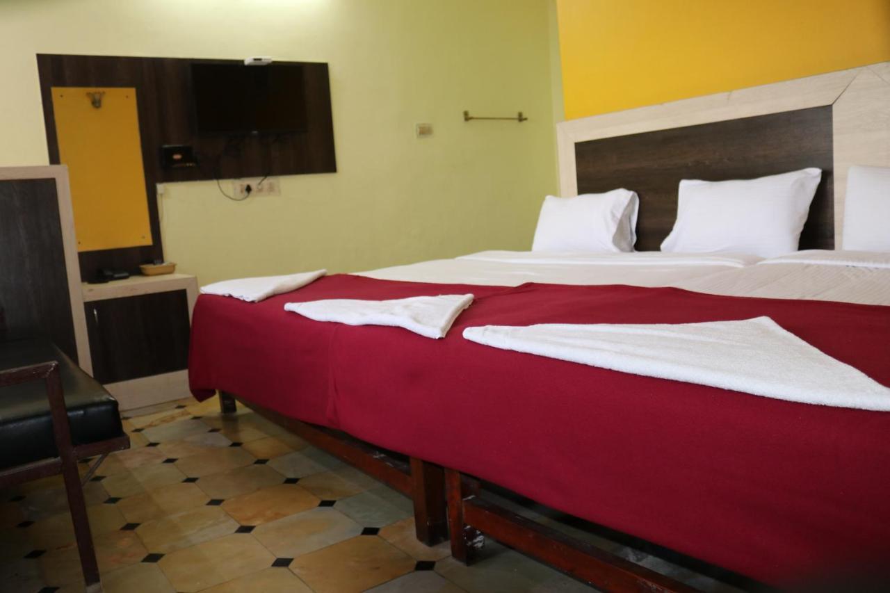 Hotel Siva Sakthi Tiruvannāmalai Esterno foto