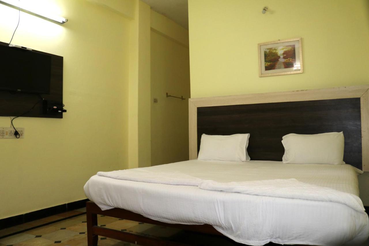 Hotel Siva Sakthi Tiruvannāmalai Esterno foto