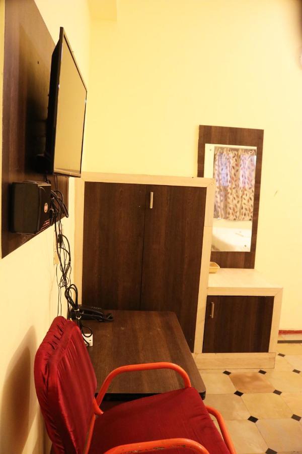 Hotel Siva Sakthi Tiruvannāmalai Esterno foto