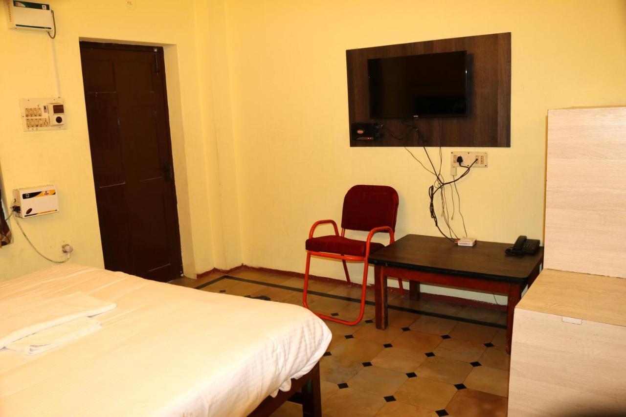 Hotel Siva Sakthi Tiruvannāmalai Esterno foto